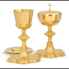 Chalice w/ well paten Chalice w/ well paten
