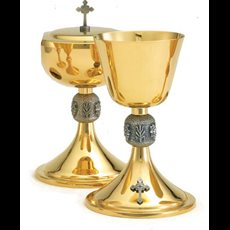 Chalice w/ scale paten Chalice w/ scale paten
