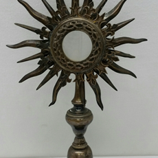tarnished monstrance