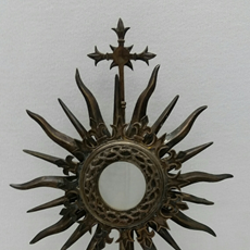 tarnished monstrance